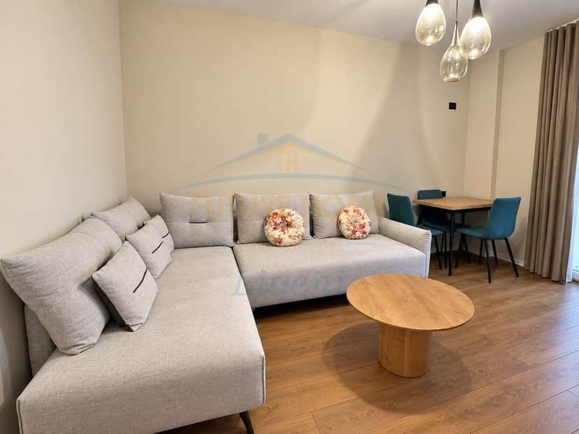 Apartament për shitje tek Liqeni i Thatë, Tirane. 1