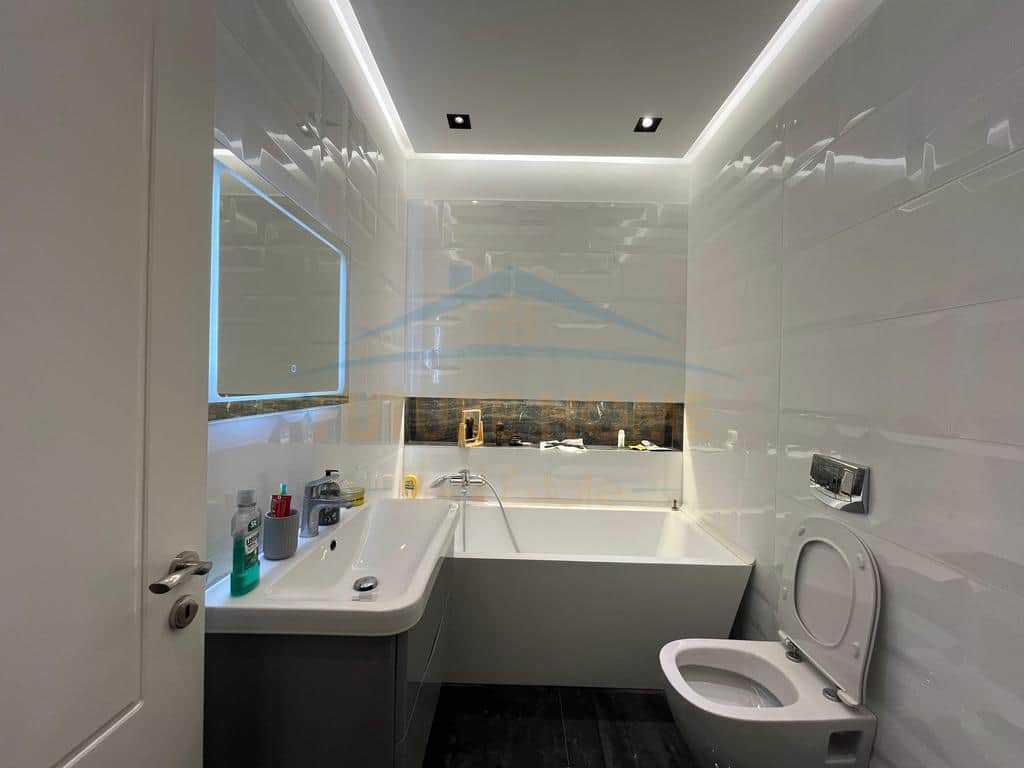 Shitet, Apartament 3+1+2+Verandë, Rezidenca FZ, Liqeni i Thatë 1