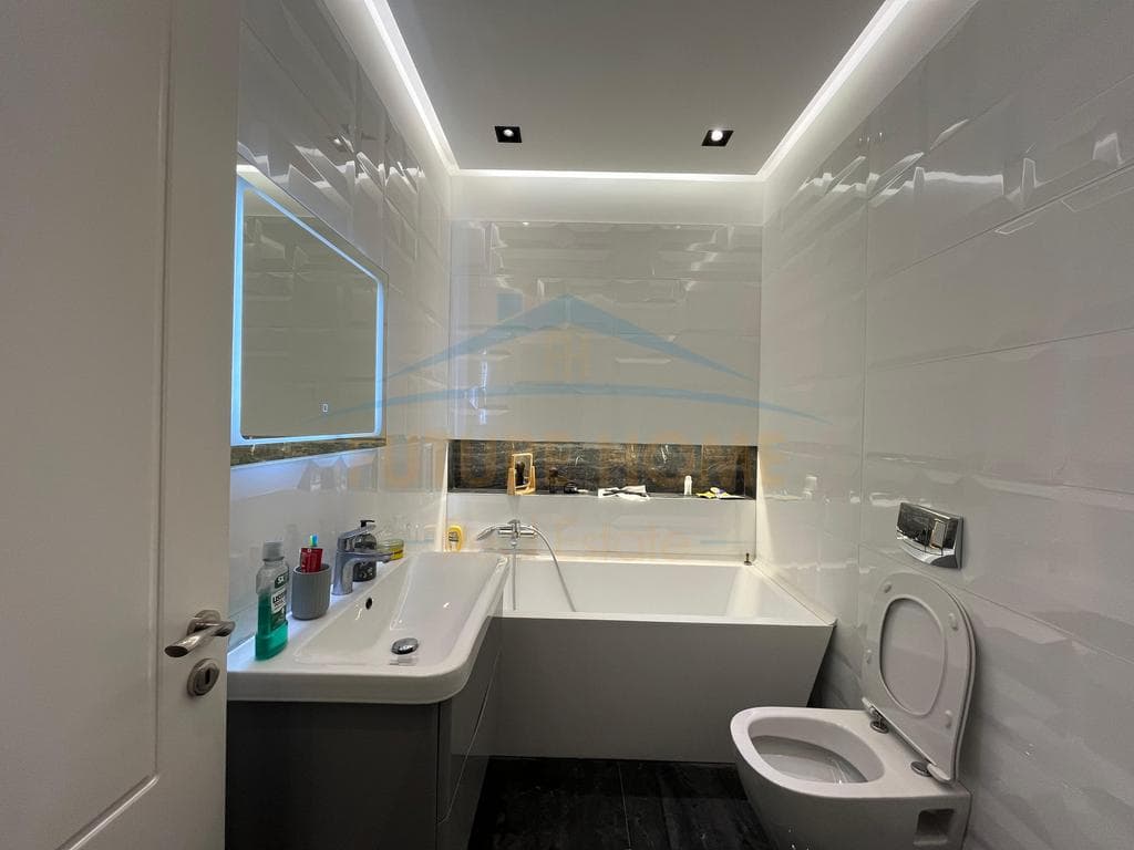 Shitet, Apartament 3+1+2+Verandë, Rezidenca FZ, Liqeni i Thatë 1