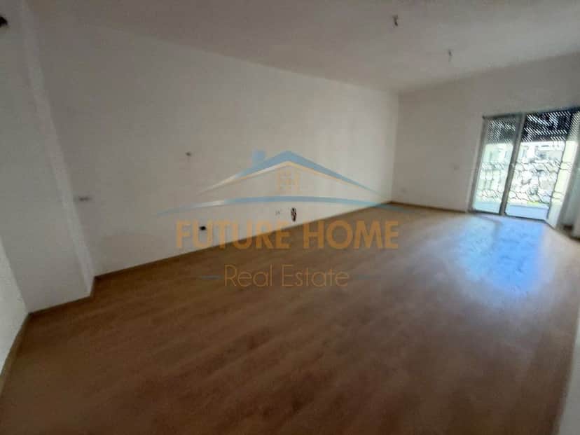 Shitet, Apartament 2+1+2, Porta e Re, Sauk. 1