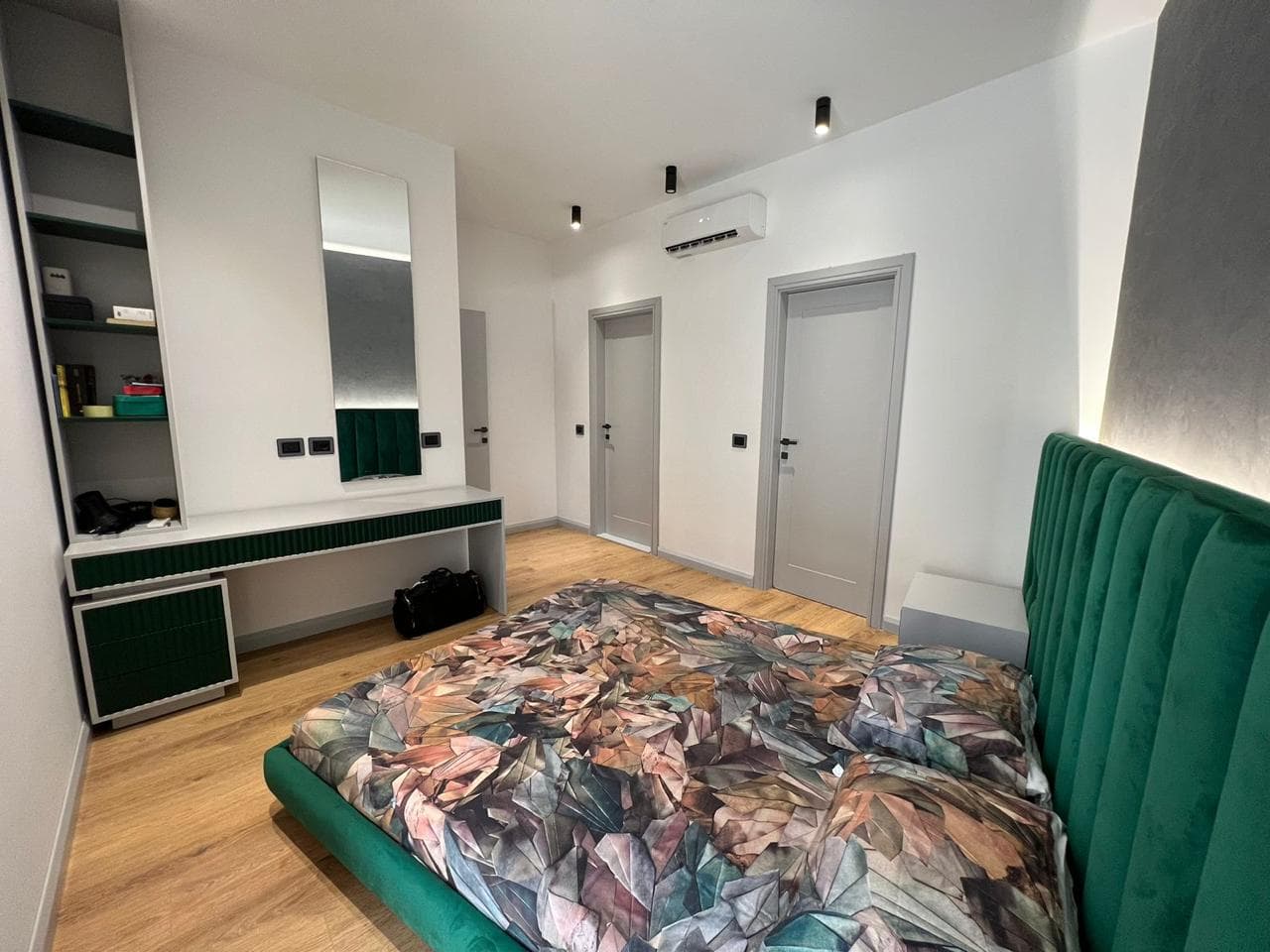 Shitet, Apartament 2+1+2, Liqeni i Thate, Tirane 3