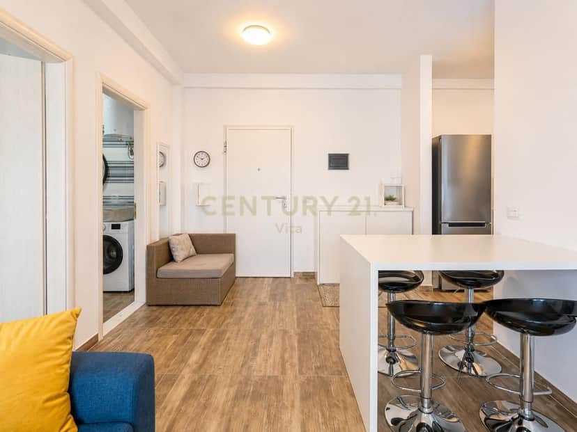 EKSKLUZIVE ! SHITET APARTAMENT 2+1 NE GJIRIN E LALEZIT LURA 3 !! 1