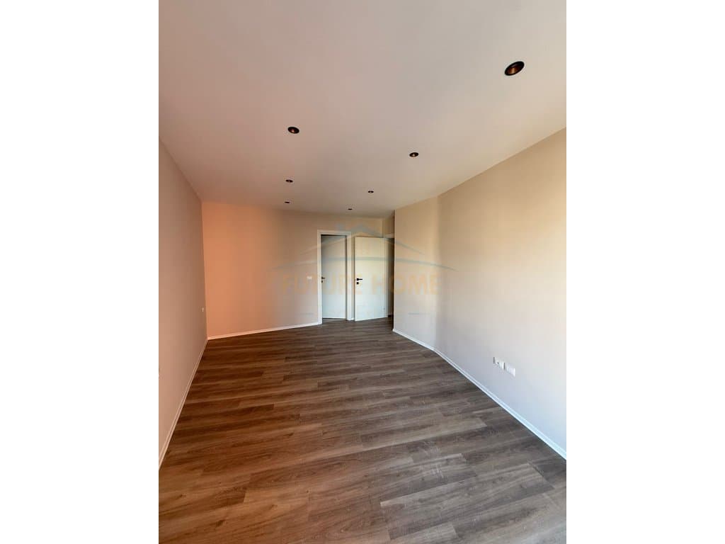 Shitet,Apartament 2+1+2,Rruga Qemal Stafa,Pazari i Ri 5