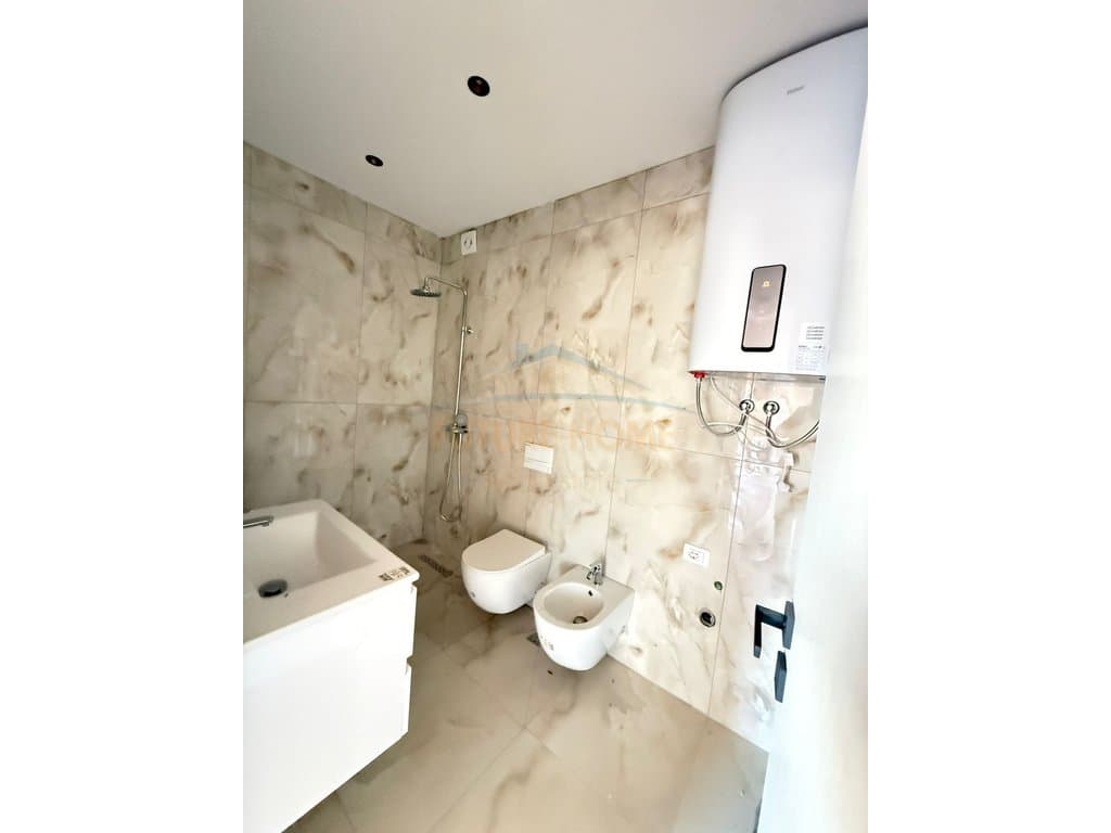 Shitet,Apartament 2+1+2,Rruga Qemal Stafa,Pazari i Ri 2