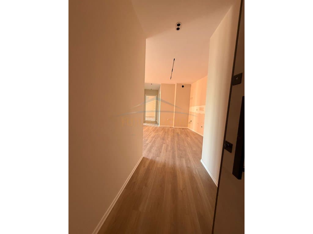 Shitet,Apartament 2+1+2,Rruga Qemal Stafa,Pazari i Ri 3
