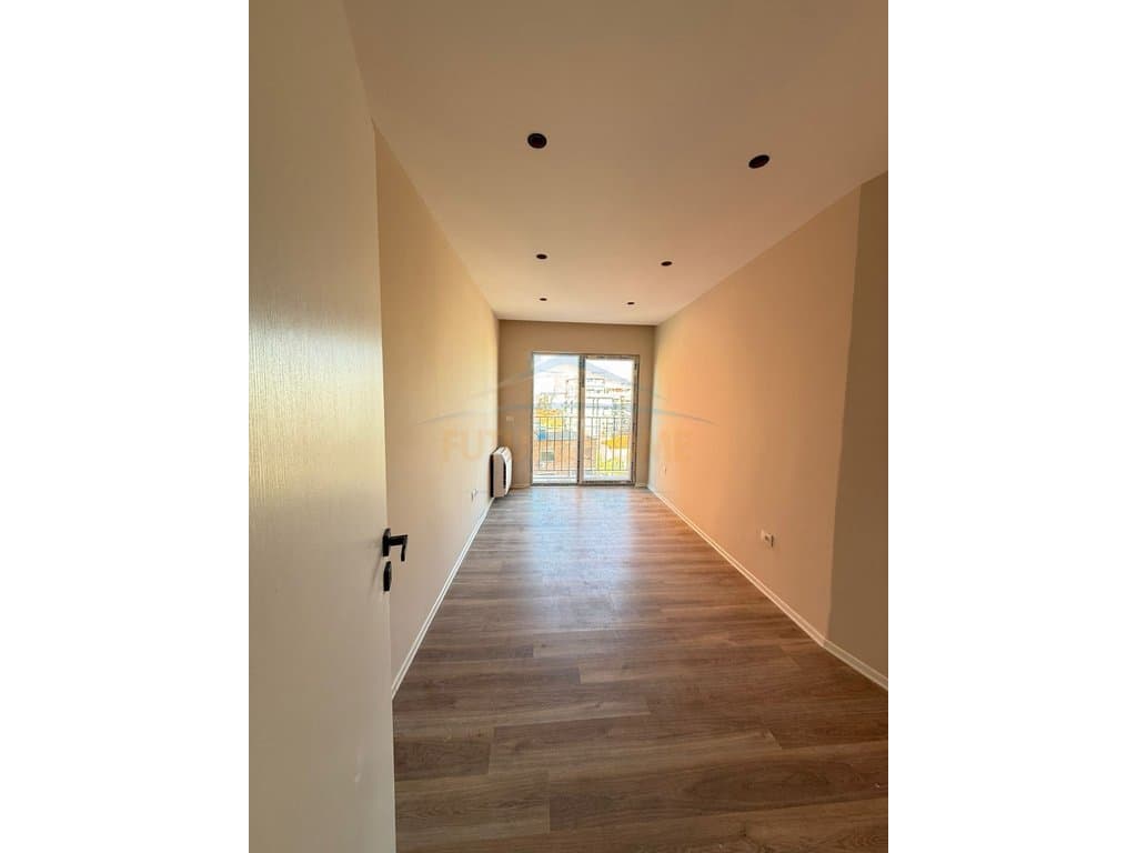 Shitet,Apartament 2+1+2,Rruga Qemal Stafa,Pazari i Ri 4