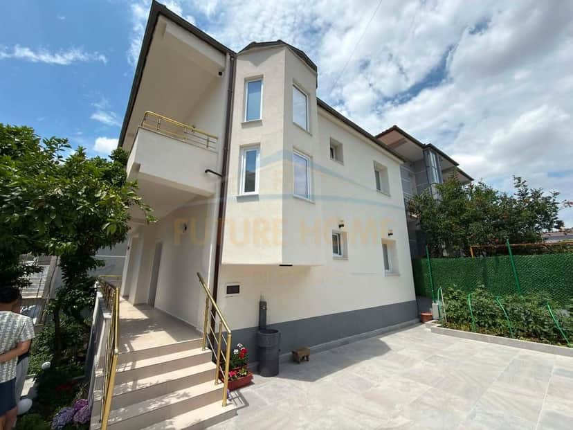 Shitet, Vilë 2-Katëshe , Sauk 1