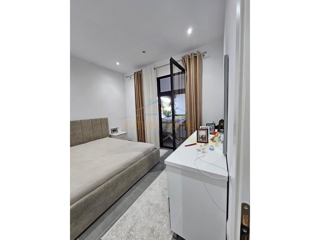 Shitet,Apartament 1+2,Selite 4