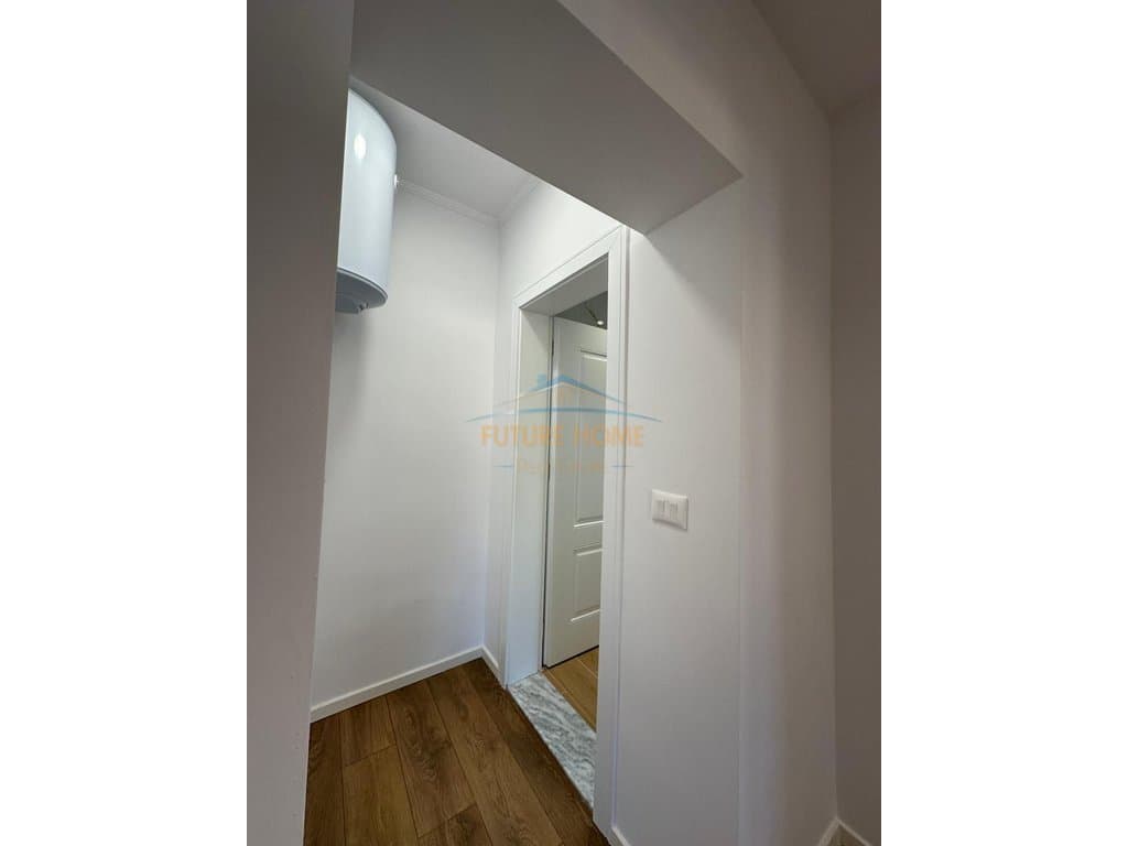 Shitet , Apartament 2+1+1 ambient gatimi me vete, Bulevardi Zogu i I, Tirane. 2