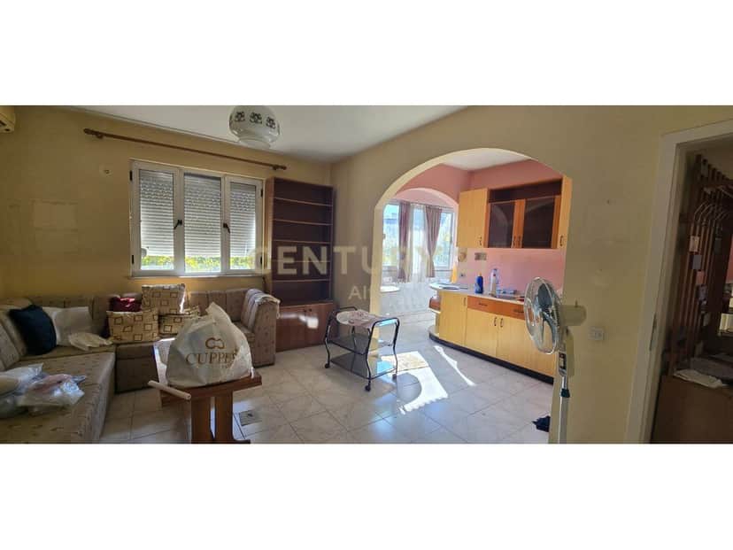 SHITET APARTAMENT 3+1 – SHKOLLA 1 MAJI 1
