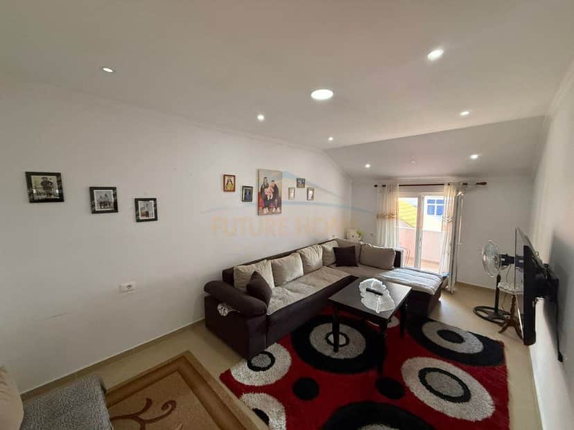 Shitet , Apartament 1+1 , Rruga Reshit Collaku , Pogradec 1