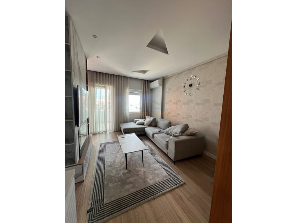 Apartament Premium 2+1+2 me Depo në Rrugën Bill Klinton, Tiranë 1