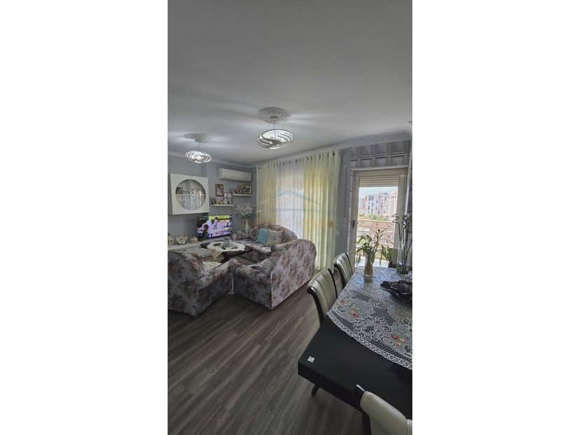Shitet, Apartament 2+1+2, Kompleksi Prestige, Rruga Jordan Misja 1