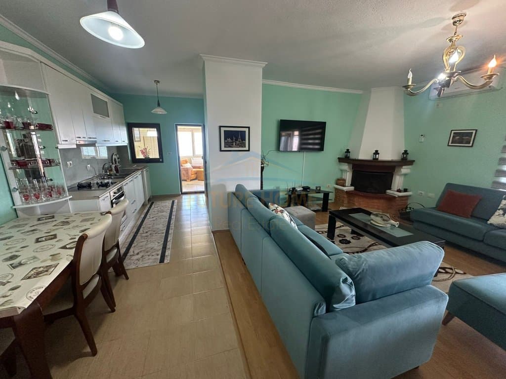 Apartament 2+1 me pamje nga liqeni 2