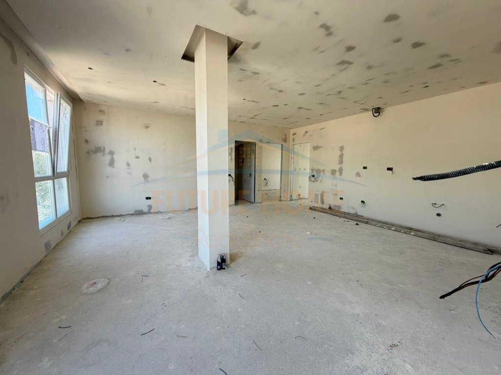 Shitet, Apartament 1+1, Farke, Tiranë. 2