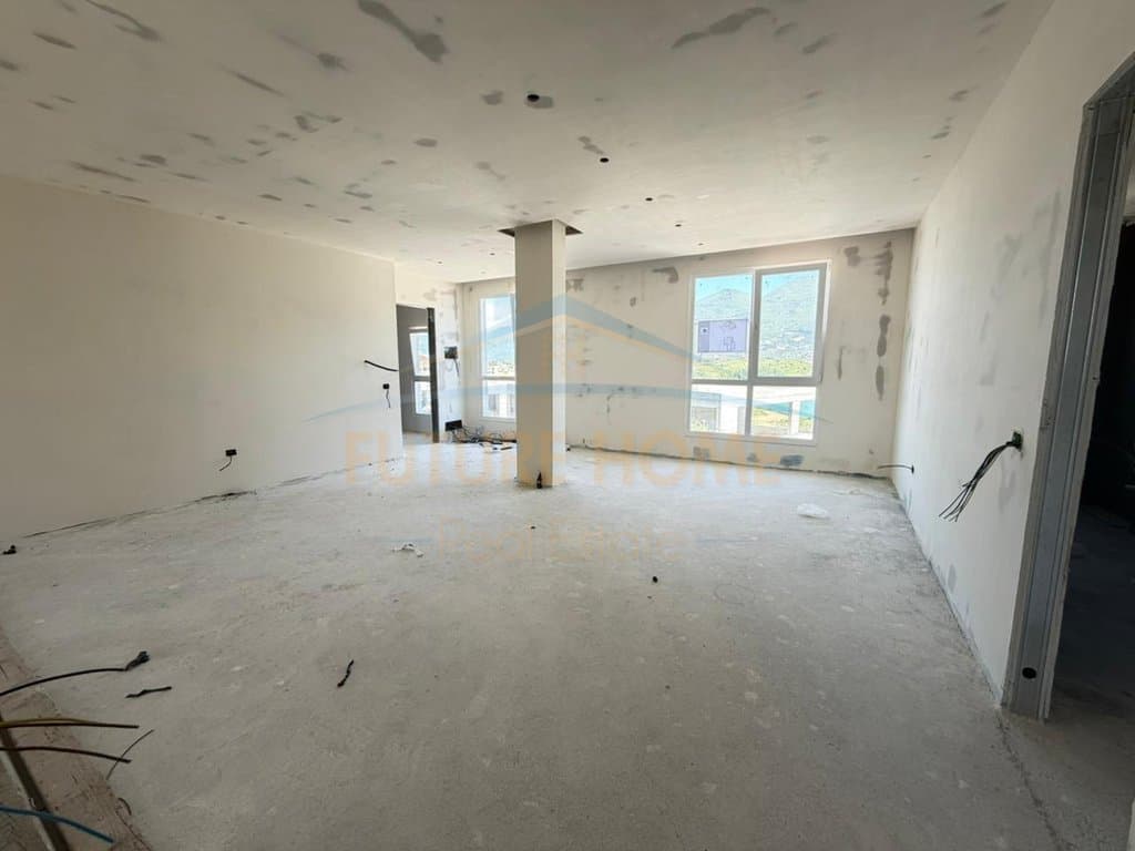 Shitet, Apartament 1+1, Farke, Tiranë. 1