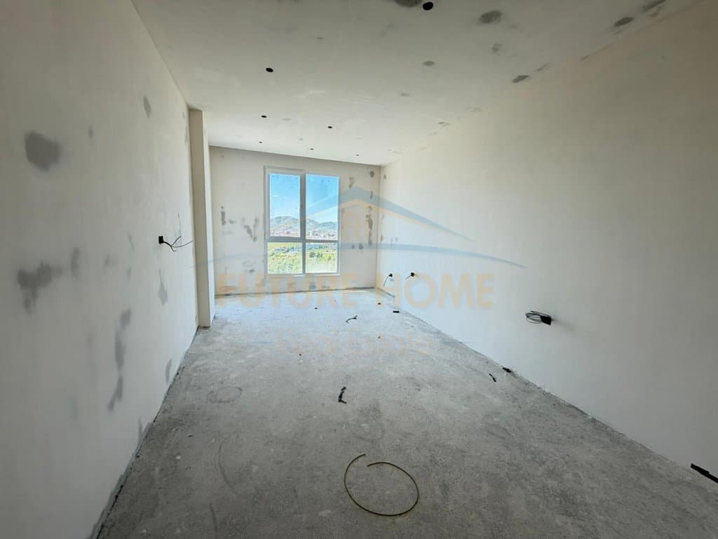 Shitet, Apartament 1+1, Farke, Tiranë. 3