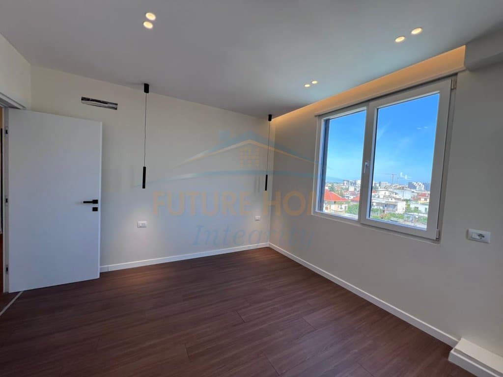 Shitet, Apartament 2+1, Brryli, Tiranë. 5