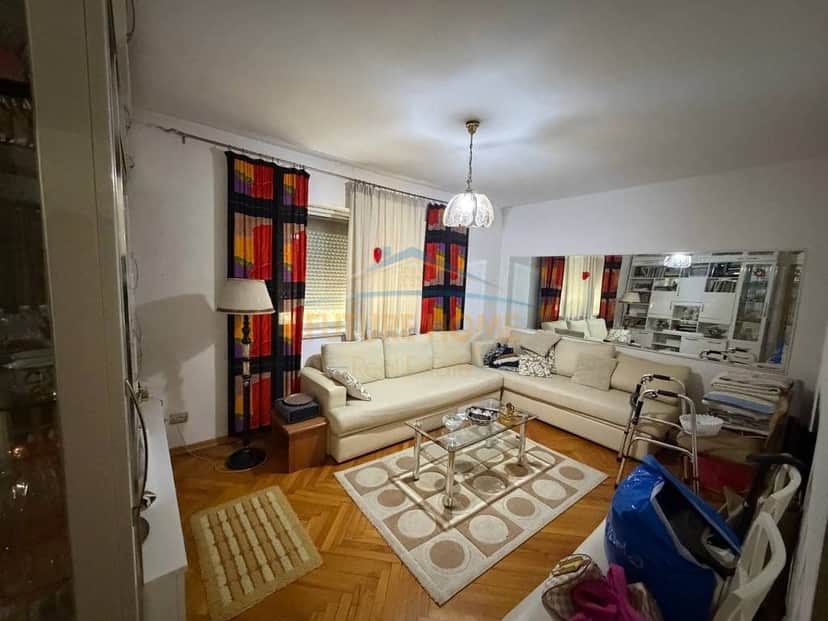 Shitet, Apartament 2+1, Pazari i Ri, Tiranë 1
