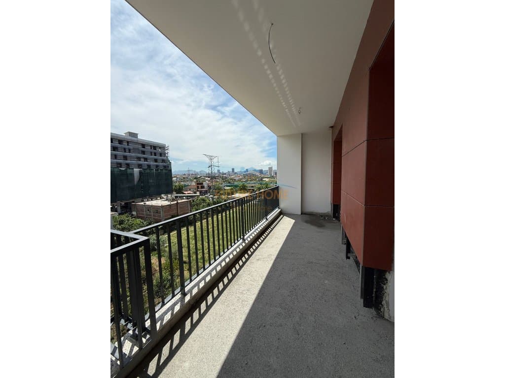 Shitet, Apartament 1+1, Space City, Paskuqan.