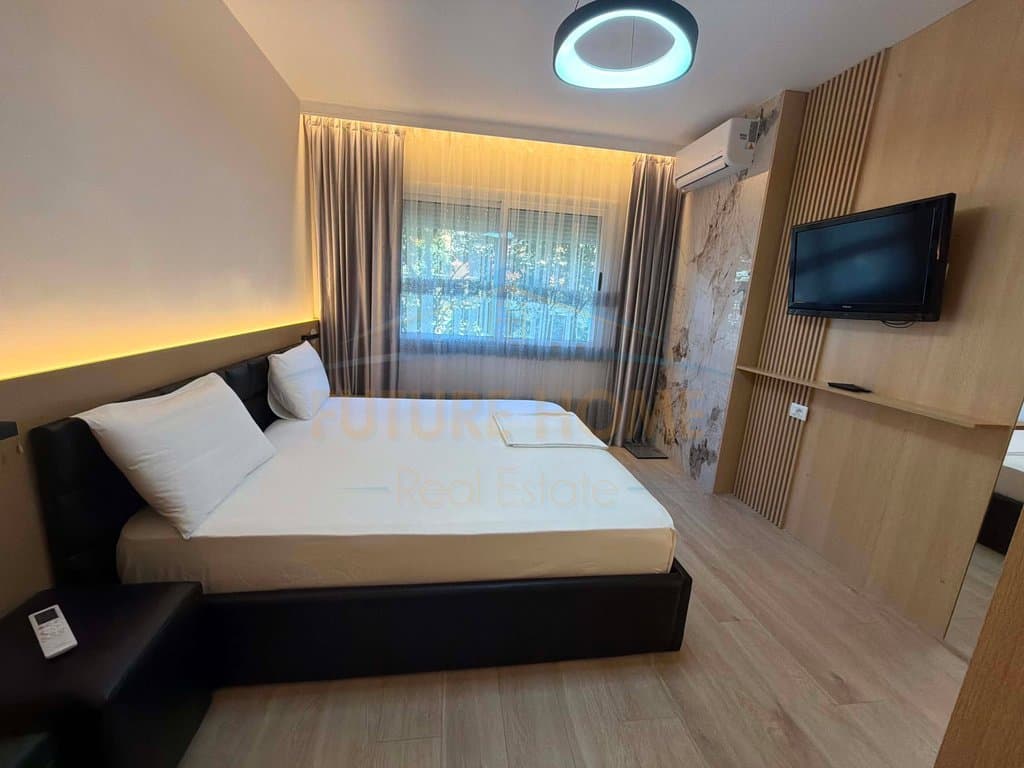 Shitet, Apartament 2+1+2, Komuna e Parisit 2