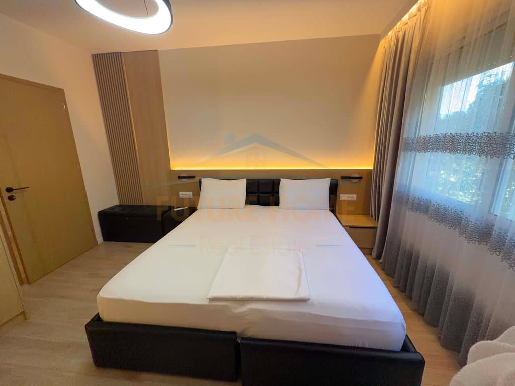 Shitet, Apartament 2+1+2, Komuna e Parisit 3
