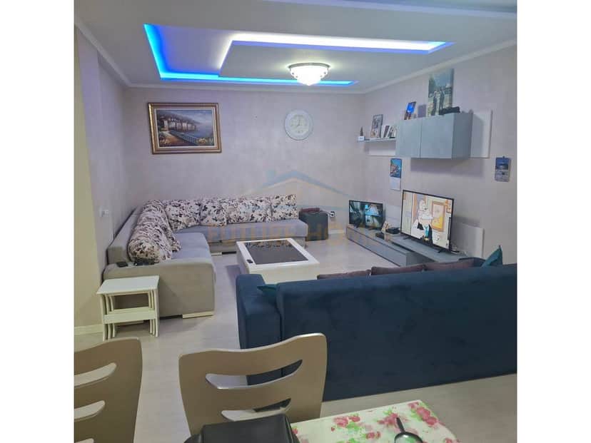 Shitet, Apartament 3+1+2, Mëzez 1