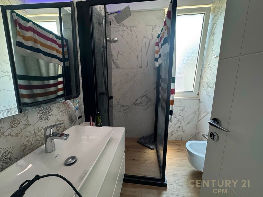 Super Apartament 3+1+2 ne shitje tek Liqeni i Thate, Kompleksi FZ! 330,000 € 3