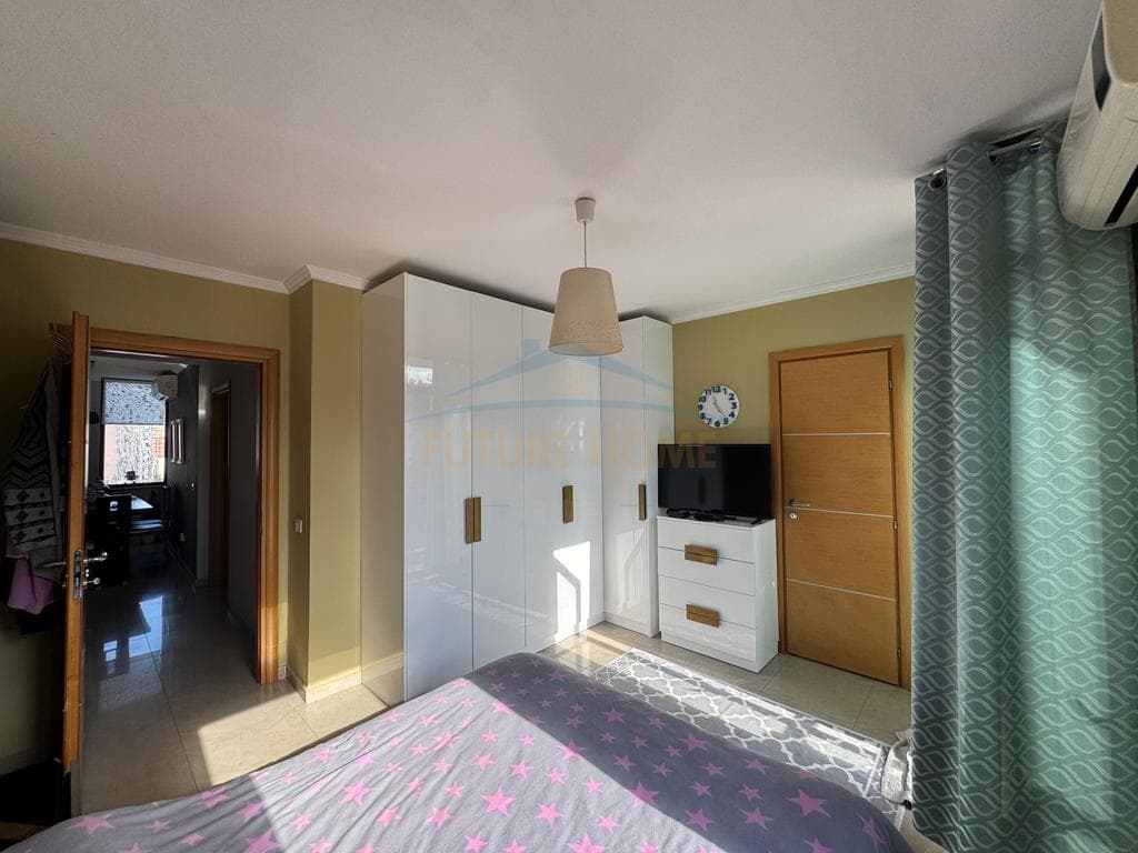 Shitet , Apartament 3+1+2 , Rruga e Kosovareve 3