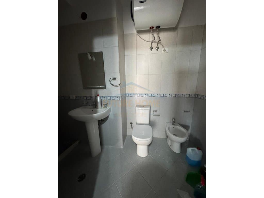 Shitet,Apartament 2+1+2,Rruga Shefqet Kuka,Fresk 2