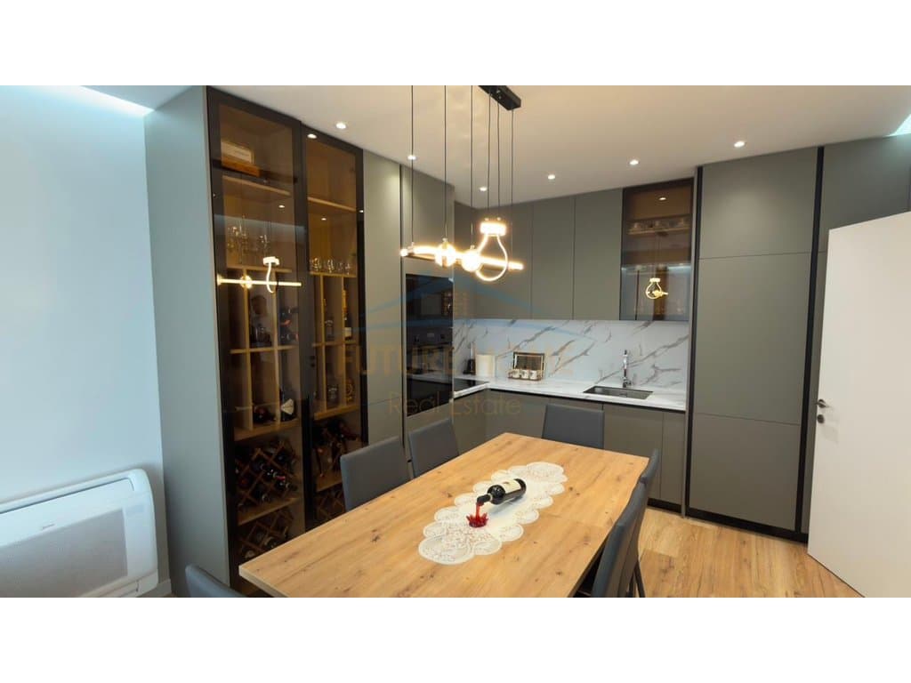 Qera, Apartament 2+1 + Post Parkimi, Kodra e Diellit , Tirane . Empire69941 2