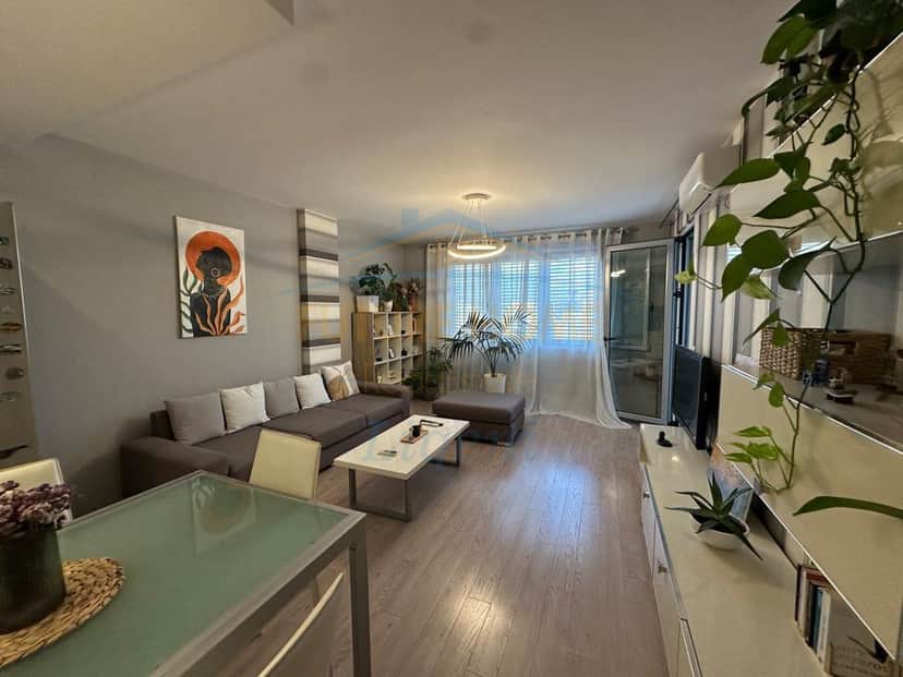 Shitet, Apartament 2+1 +Post Parkim, Liqeni i Thatë, Tiranë 285,000 € 1