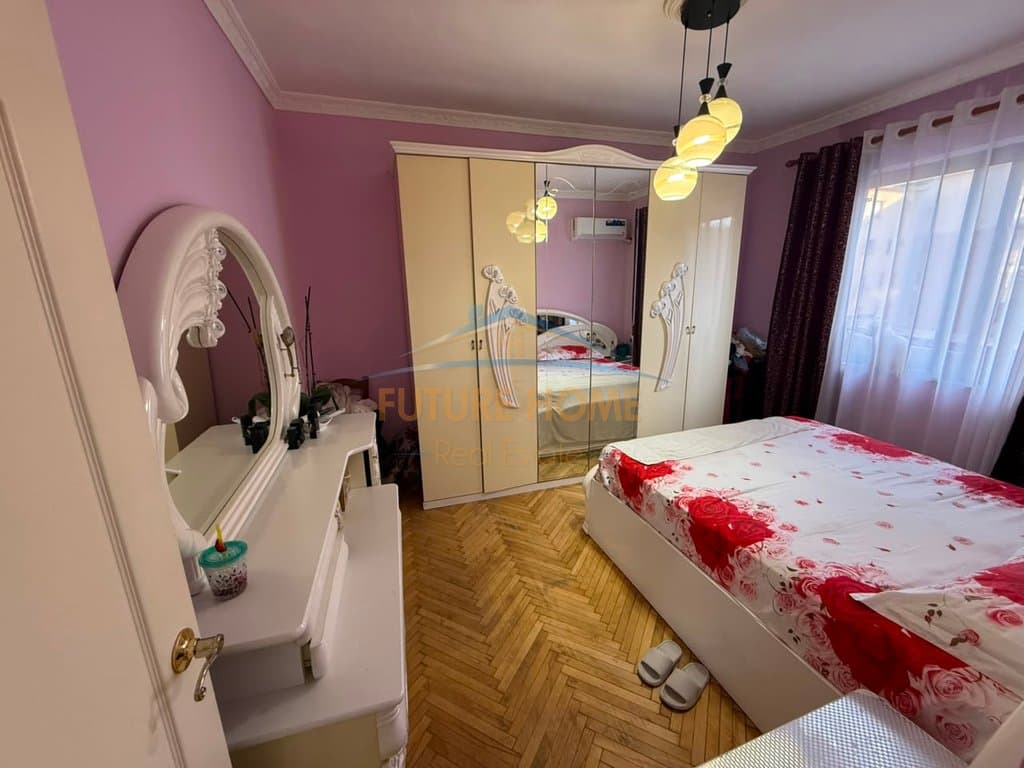 Shitet, Apartament 2+1, Myslym Shyri, Tiranë. 5