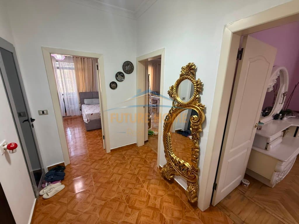 Shitet, Apartament 2+1, Myslym Shyri, Tiranë. 4