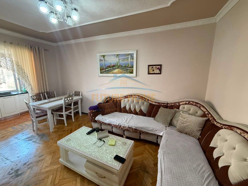 Shitet, Apartament 2+1, Myslym Shyri, Tiranë. 1
