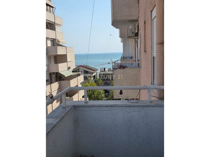 SHITET APARTAMENT 2+1+2 – NË PLAZH, RROTA E KUQE, DURRËS! 1