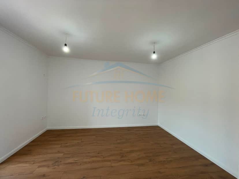 Shitet, Apartament 1+1, Shkolla e Kuqe, Tiranë. 1