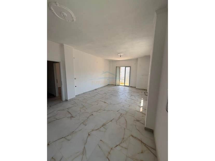 Shitet , Apartament 2+1 , Rruga e Volorekes , Pogradec 1
