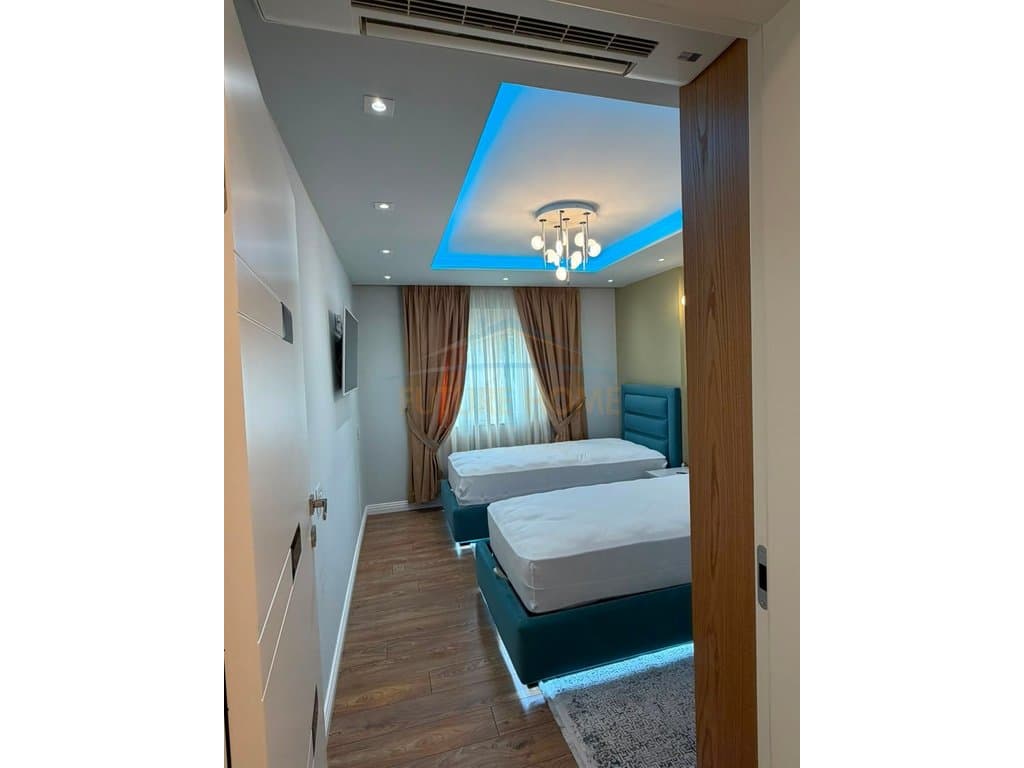 Shitet, Apartament 2+1+2, Blloku Gintash, Laprakë UNA72070 4
