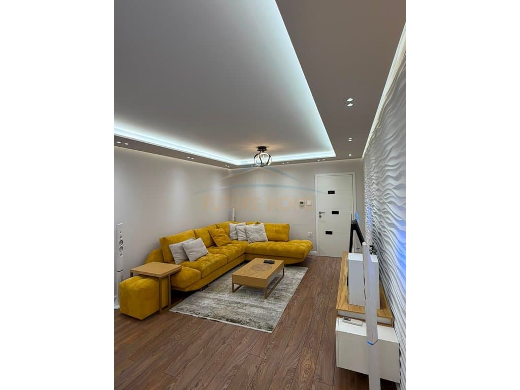 Shitet, Apartament 2+1+2, Blloku Gintash, Laprakë UNA72070 1