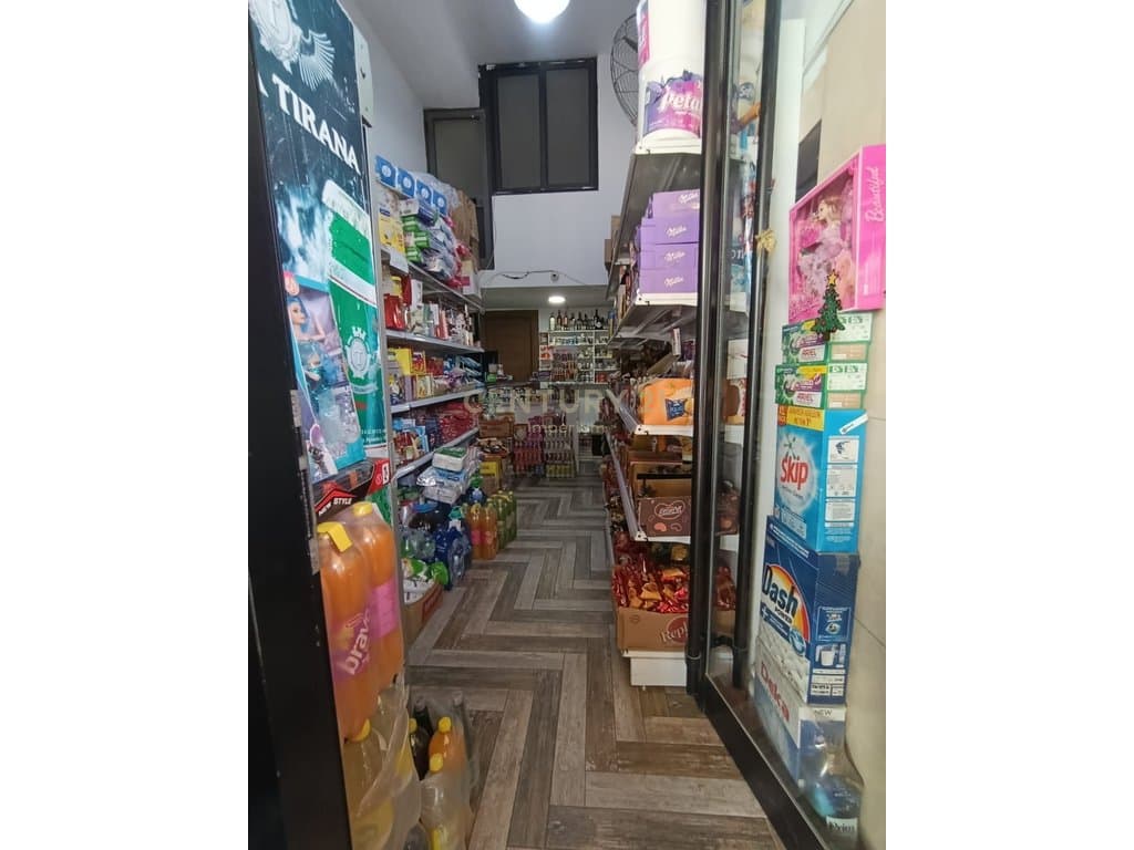 Shitet Njësi Komerciale pranë 5 Majit 100,000 € 2