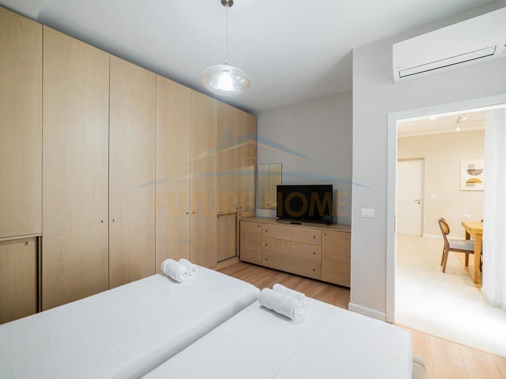 Shitet, Apartament 2+1 Pazari i Ri- Optika Roma 5