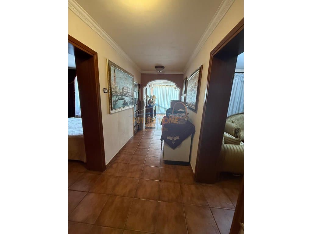 Shitet, Apartament 2+1, Materniteti i Ri, Tiranë 2
