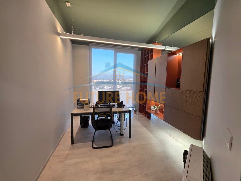 Disponojmë godinë për zyra + magazinë me qira pranë QTU-së, Tirane. 5