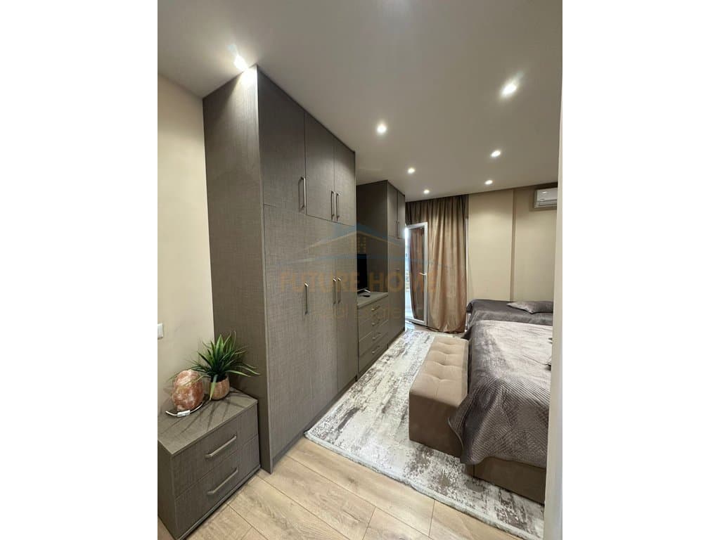 Shitet, Apartament 2+1+2, pranë Restorant Fresku , Fresk 5
