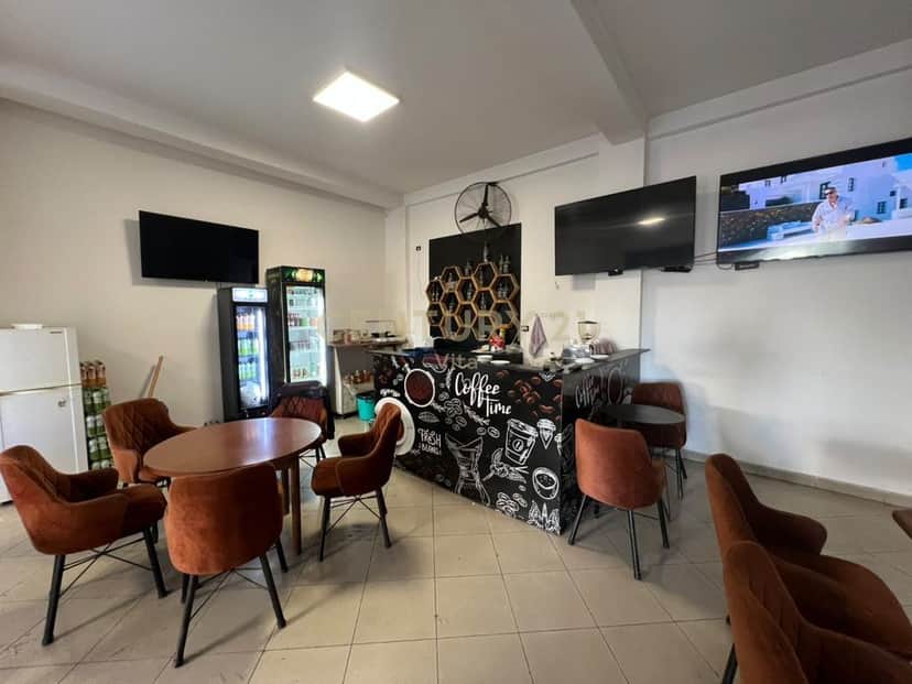Godinë 2katshe ,Lokal + Apartament, Durrës! 1
