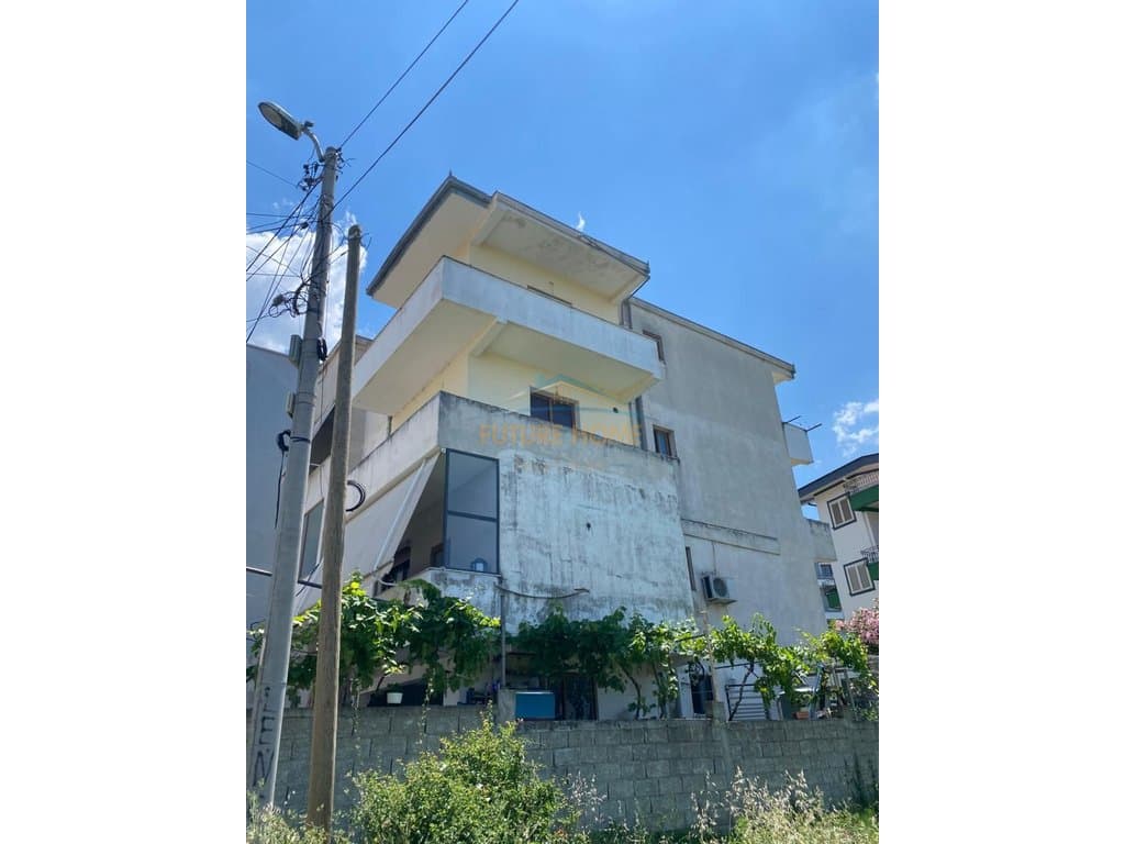 Shitet apartament 3+1, kati i 3 i një Vile, Shkozë, Tiranë. 1