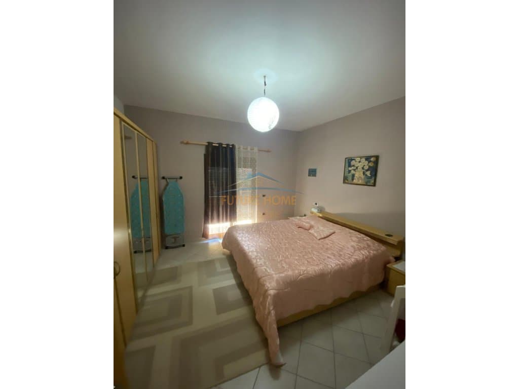 Shitet apartament 3+1, kati i 3 i një Vile, Shkozë, Tiranë. 2