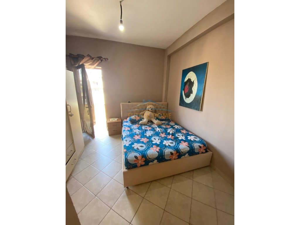 Shitet apartament 3+1, kati i 3 i një Vile, Shkozë, Tiranë. 3
