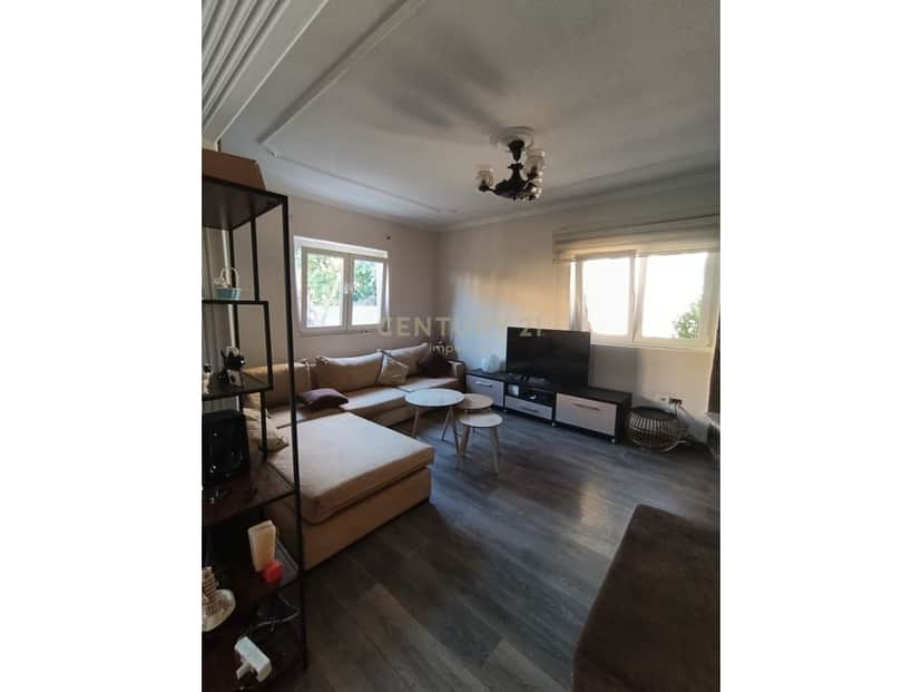 Vilë Private 2 kateshe 3+1+2 me Qira në Kombinat | Oborr i Madh, Garazh dhe Privatësi Maksimale 1,100 € /Muaj 1